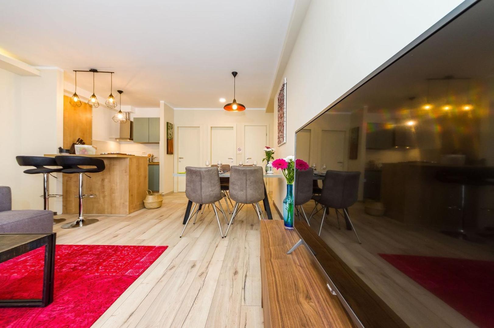 Ema 2br Apt. In Old Town Centre Appartement