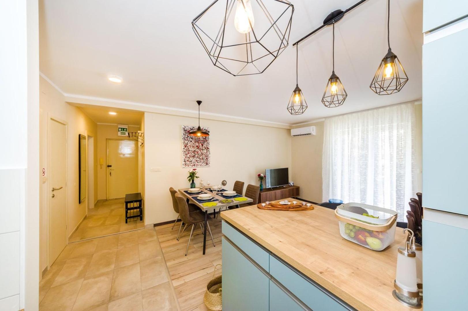 Ema 2br Apt. In Old Town Centre Appartement *