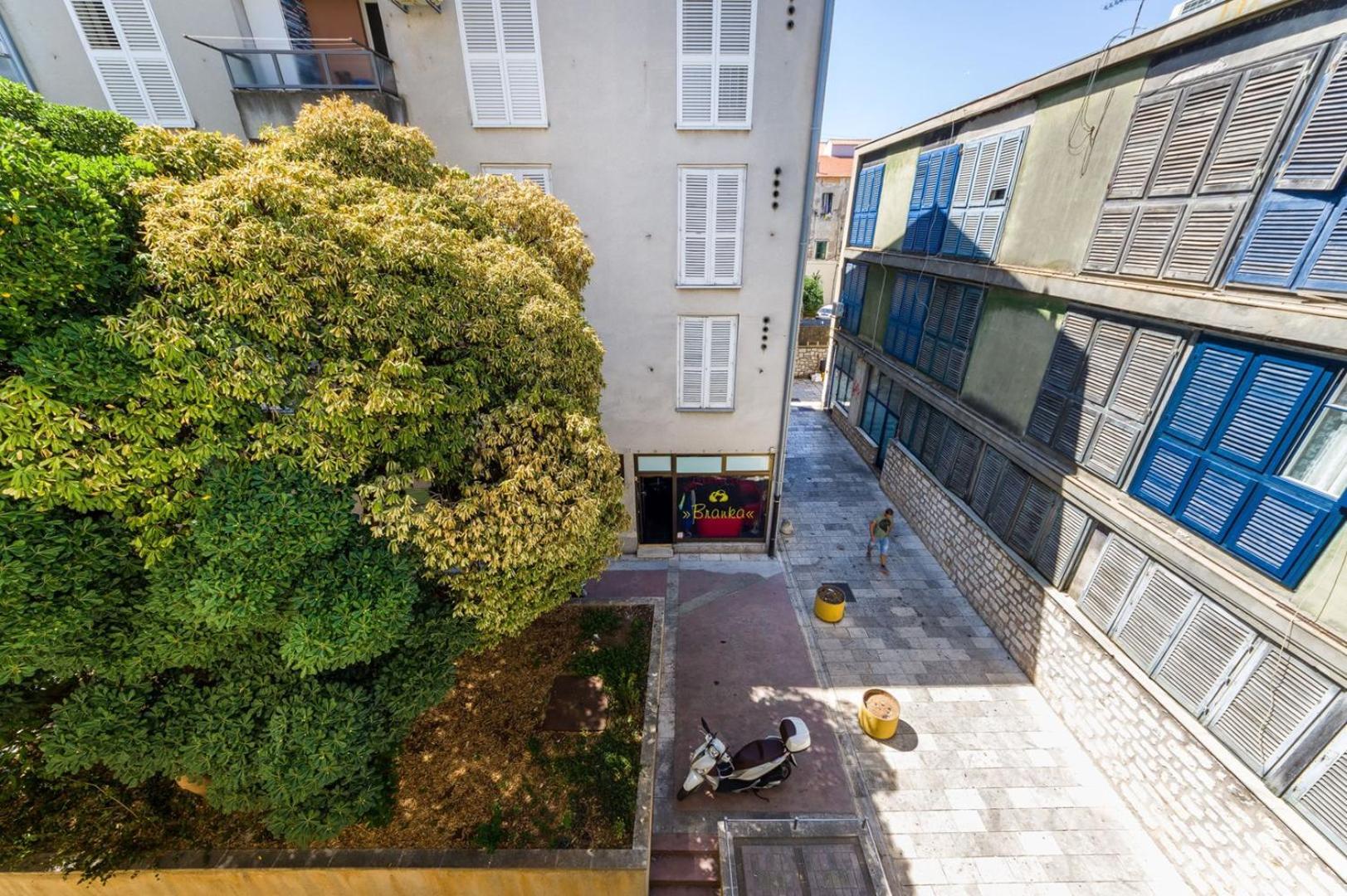 Ema 2br Apt. In Old Town Centre Appartement *
